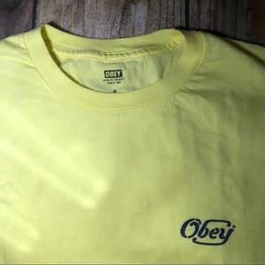 NWOT Obey propaganda yellow T-shirt size M logo over 💛